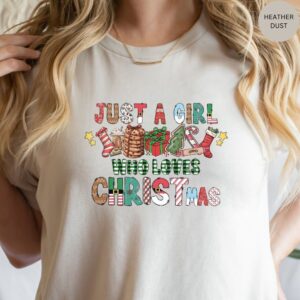 Just a Girl Who Loves Christmas T-Shirt Heather Dust